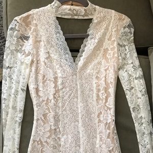 Long-sleeved bodycon, lace dress